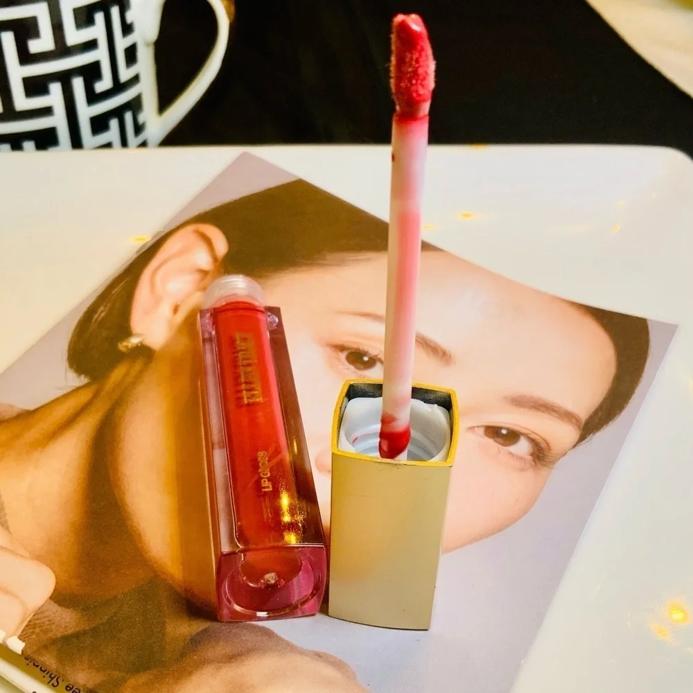 Ellen Tracy Lip Gloss 5‎ every day shades